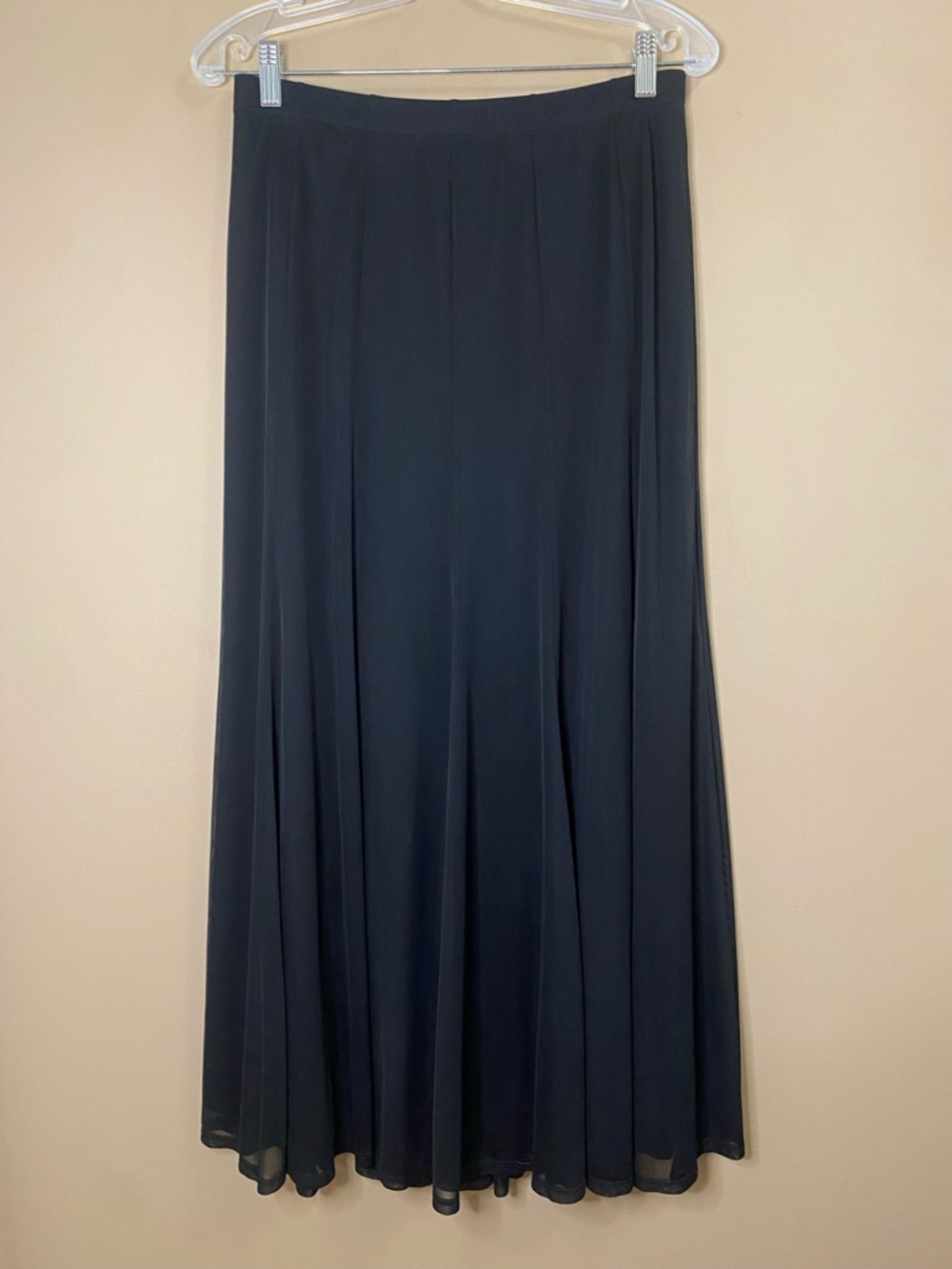 NWT LAURA Petites Black Flowy Skirt